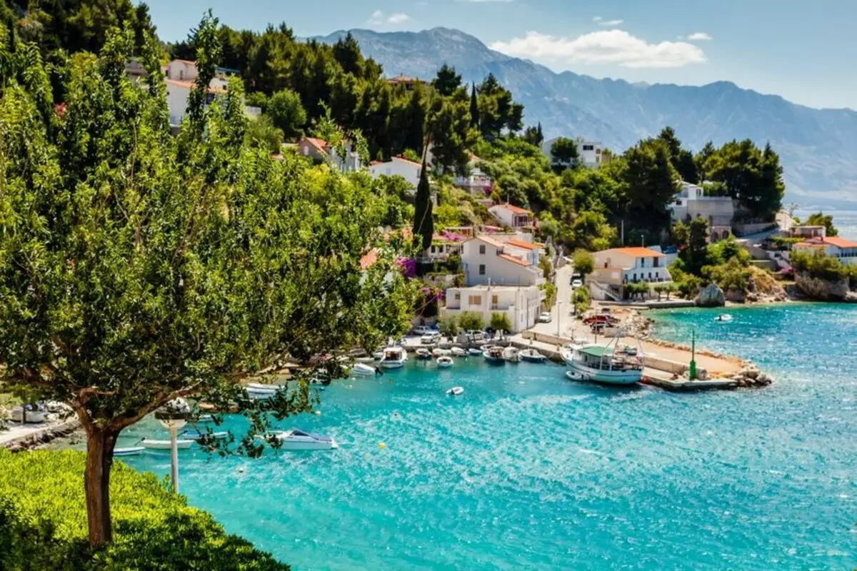 Herceg Novi i Montenegro (80 bilder): Værfunksjoner, Liste over attraksjoner. Utvalg av leiligheter. Beskrivelse av strendene. Turistanmeldelser. 20568_48