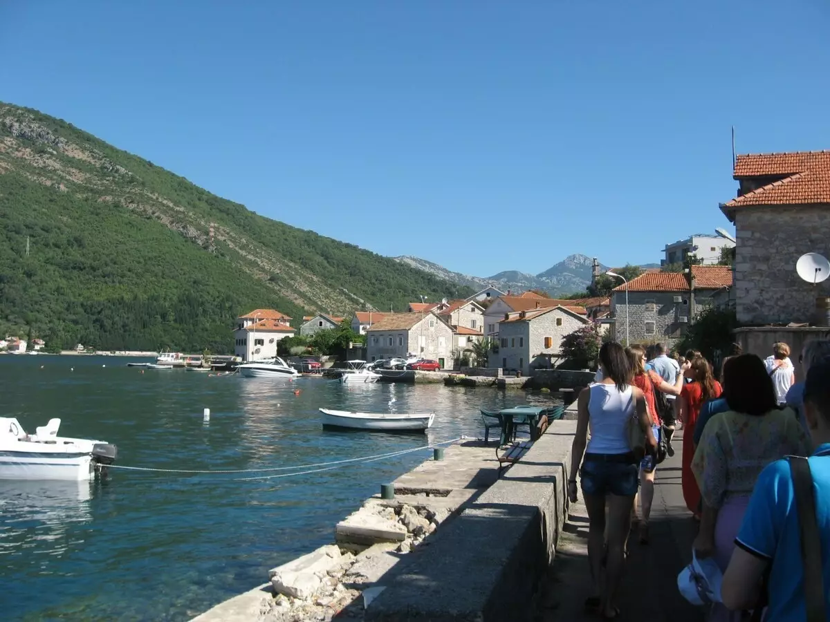Herceg Novi ing Montenegro (80 Foto): Fitur Cuaca, Dhaptar obyek wisata. Pilih apartemen. Katrangan pesisir. Ulasan wisata 20568_50