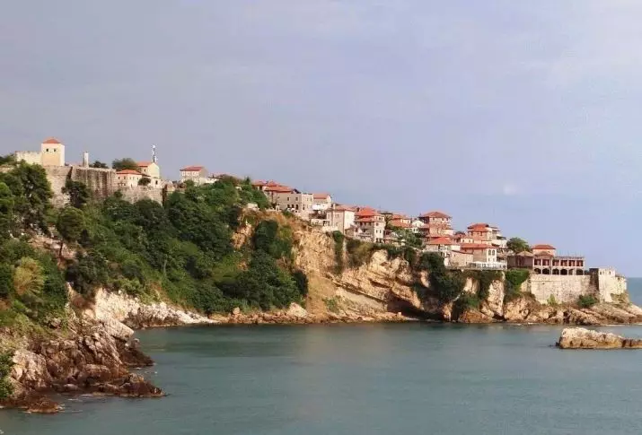 Weer in Montenegro: In welke maand is het beter om te kiezen om te ontspannen? Klimaatkenmerken. Wanneer begint het zwemseizoen? 20569_60