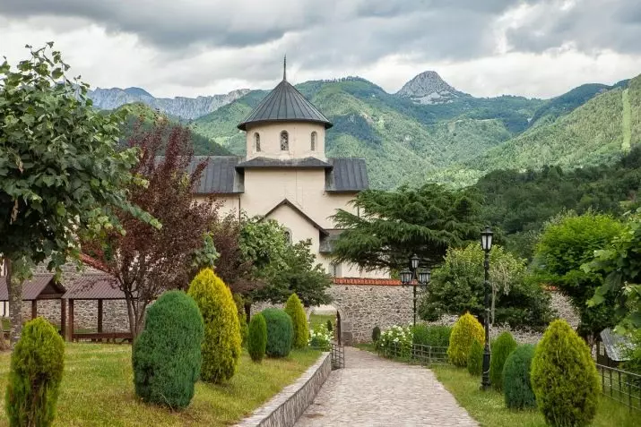 Időjárás Montenegróban: Milyen hónapban jobb választani, hogy pihenjen? Éghajlati jellemzők. Mikor kezdődik a fürdőszezon? 20569_7