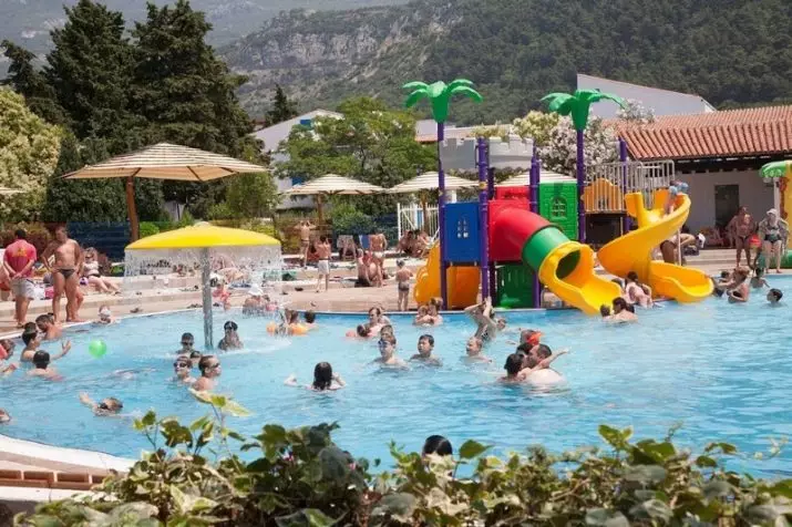 O tempo en Montenegro: que mes é mellor elixir relaxarse? Características climáticas. Cando comeza a tempada de baño? 20569_73