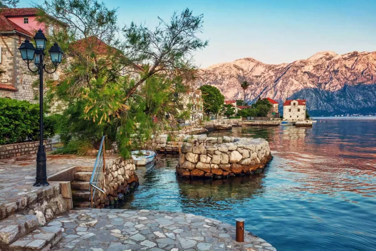 O tempo en Montenegro: que mes é mellor elixir relaxarse? Características climáticas. Cando comeza a tempada de baño? 20569_79
