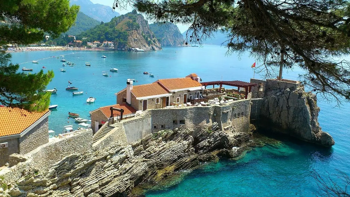 Weer in Montenegro: In welke maand is het beter om te kiezen om te ontspannen? Klimaatkenmerken. Wanneer begint het zwemseizoen? 20569_80
