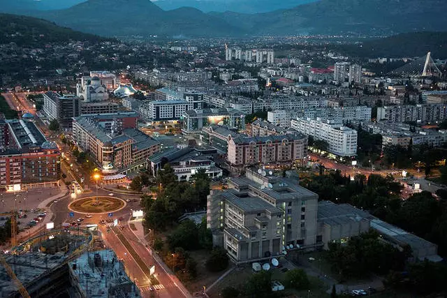 Podgorica (84 foto): atụmatụ ihu igwe, anya site na ọdụ ụgbọ elu. Etu aga-esi erute isi obodo Montenegro si Budva? 20571_14