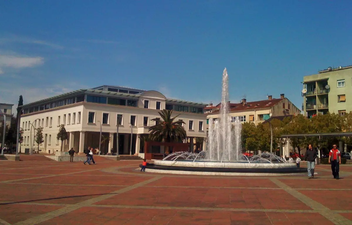 Podgorica (84 Ritratti): Karatteristiċi tat-temp, distanza mill-ajruport. Kif tasal għall-kapitali tal-Montenegro minn Budva? 20571_28