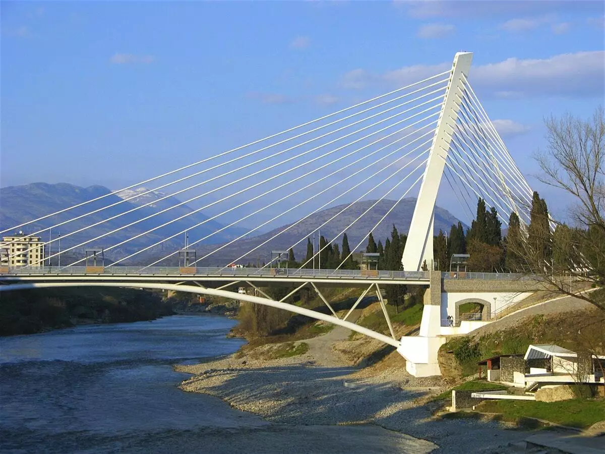 Podgorica (84 Ritratti): Karatteristiċi tat-temp, distanza mill-ajruport. Kif tasal għall-kapitali tal-Montenegro minn Budva? 20571_32