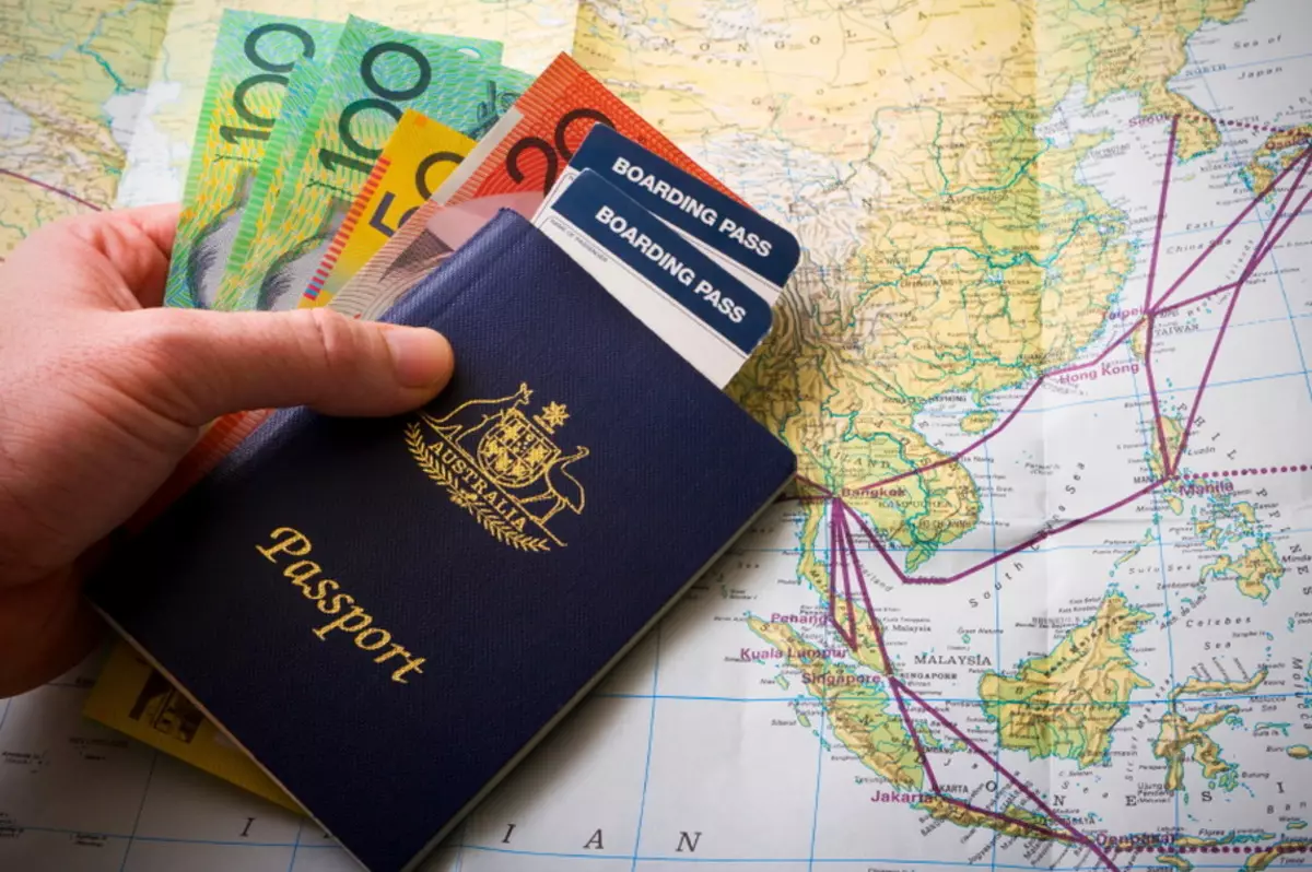 Черногорияга кирүү: Сизге виза, паспорт жана паспорт жана паспорту керекби? Орус жарандарына кирүү эрежелери 20575_26