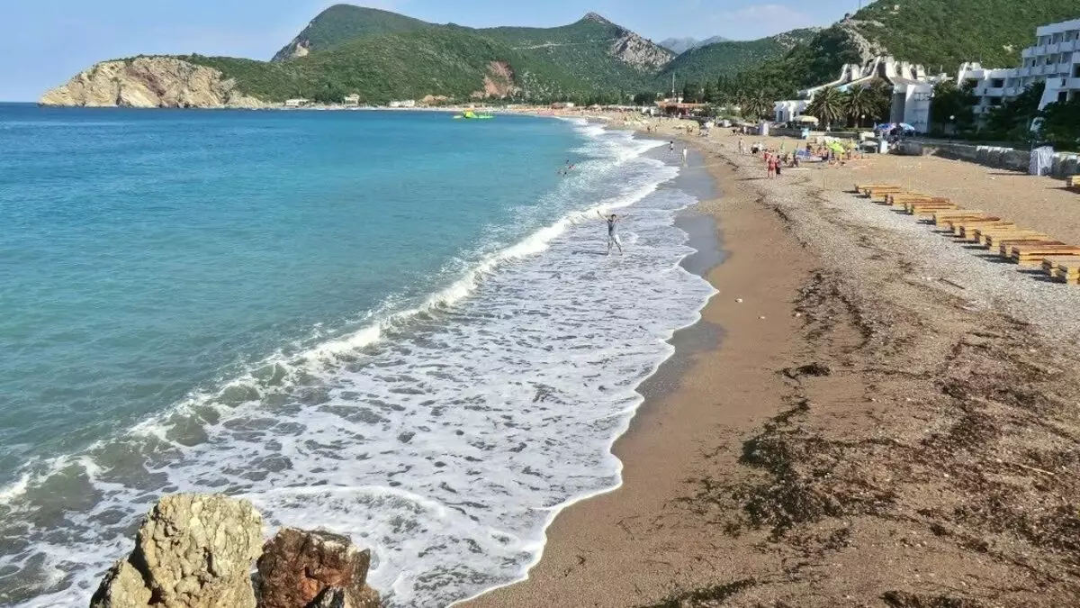Sandy Beaches of Montenegro: Ndeapi magadzirirwo egungwa nejecha chena? Ndeapi mahombekombe ejecha ari nani kusarudza kuzorora? 20581_28