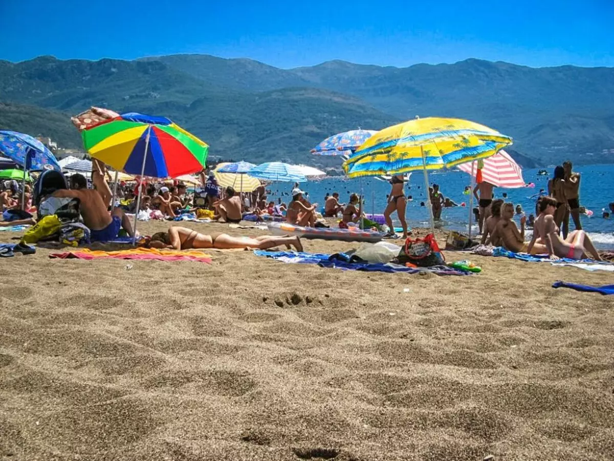 Montenegron hiekkarannat: Mitkä ovat lomakohteet meren rannalla valkoisella hiekalla? Mitä hiekkarannat ovat parempia rentoutumaan? 20581_35