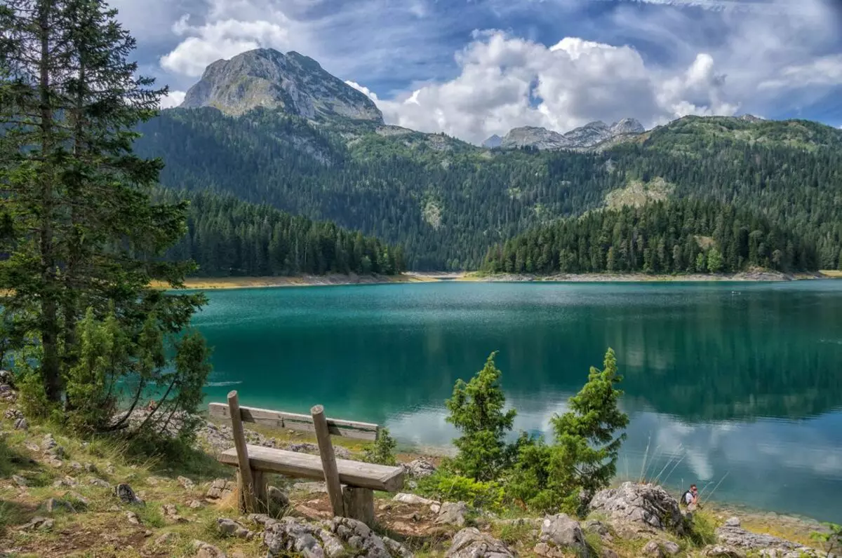 Черна гора през юли (47 снимки): Времето и активна почивка в Черна гора през летния месец. Климата в планините 20583_23