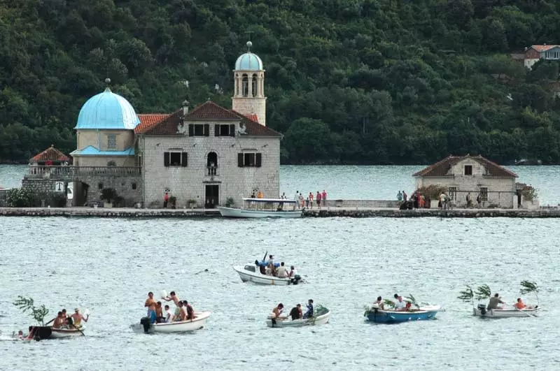 Montenegro al juliol (47 fotos): El temps i les vacances actives a Montenegro en els mesos d'estiu. El clima a les muntanyes 20583_3