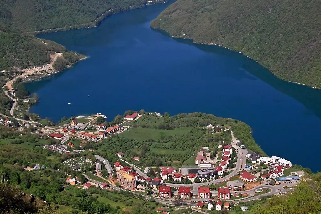 دورميتور (68 صور): ملامح من الحديقة الوطنية في الجبل الأسود. أين هو على الخريطة؟ كيف تحصل على؟ مشاهد من الاحتياطي 20590_13