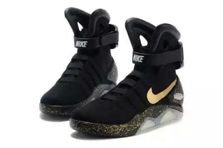 ქალთა შავი Nike Sneakers (26 ფოტო): მოდელები, თეთრი ერთადერთი 2059_9