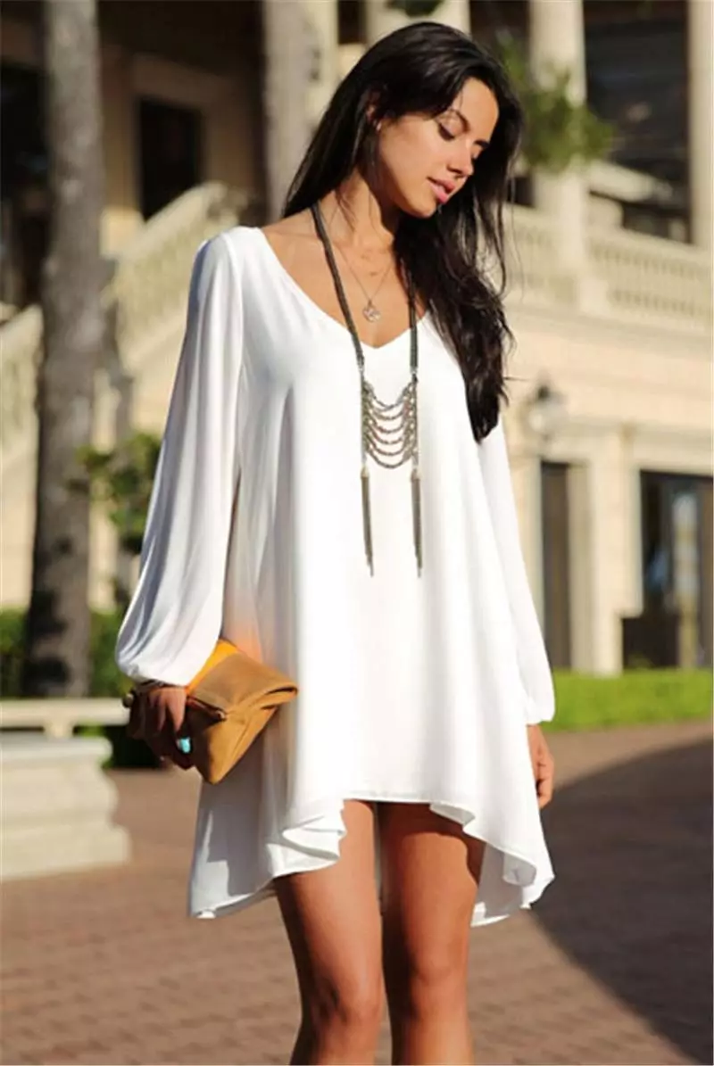 Baltā trapeching kleita