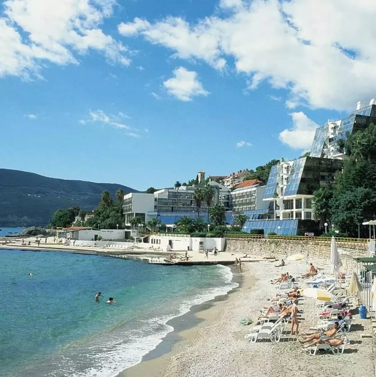 Montenegwo nan mwa jen: move tan nan Tivat, Budva ak lòt lavil yo. Karakteristik nan rekreyasyon ak timoun yo. Revize tourism 20600_25