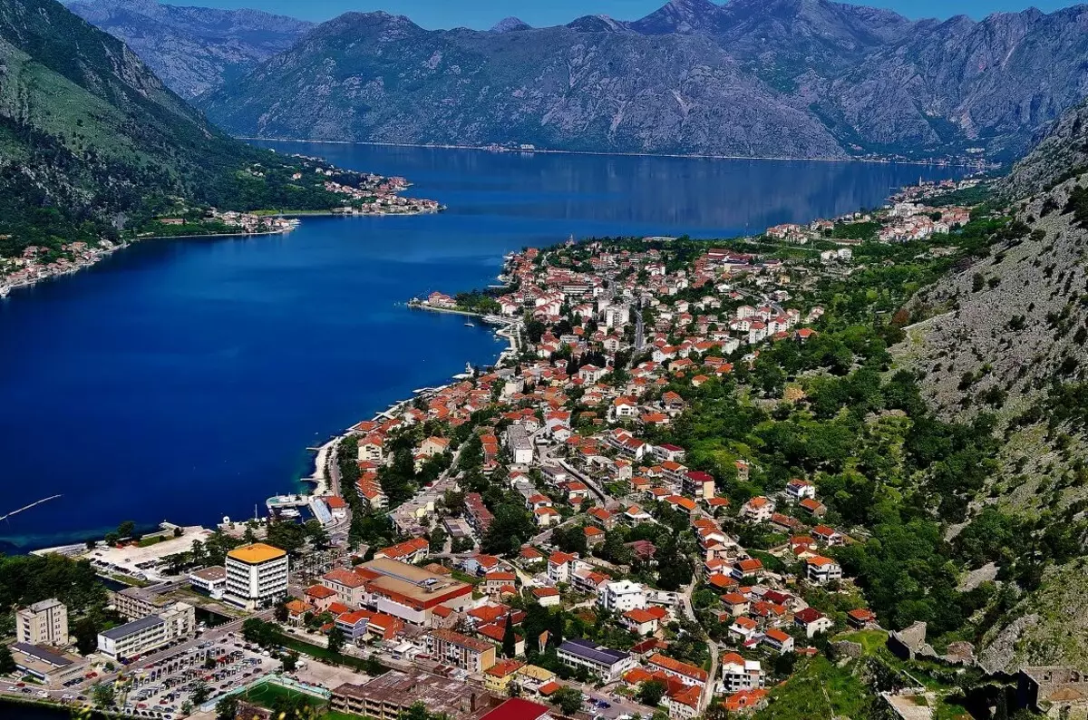 Črna gora Junija: Vreme v Tivat, Budva in drugih mestih. Značilnosti rekreacije z otroki. Turistični pregledi 20600_32
