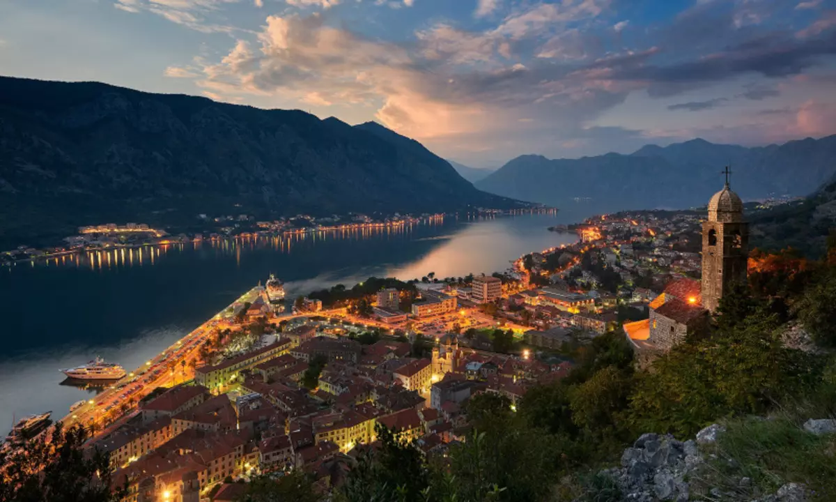 Планини Црна Гора (35 фотографии): Каде се 