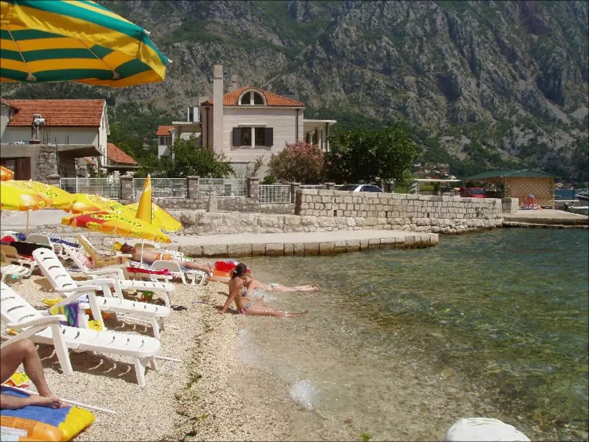 Risan në Mal të Zi (32 foto): Lista e pamjeve të qytetit, aeroporti më i afërt. Përshkrimi i plazheve. Shqyrtime turistike 20603_29