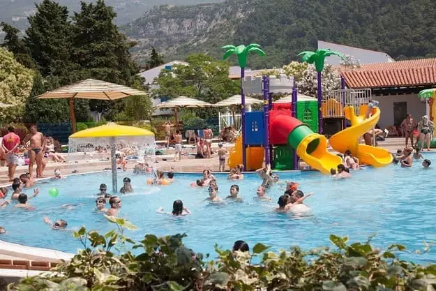 Montenegro amb els nens: On està millor per descansar? populars centres turístics i hotels de recreació, opinions turístiques 20605_3