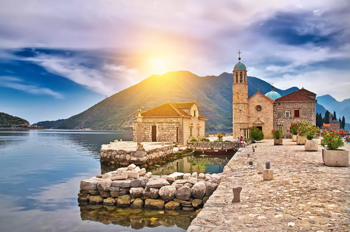 Čierna Hora v septembri: Počasie v polovici a koncom septembra, odpočinok v mestách Budva, Tivat a ďalšie, recenzie 20607_43