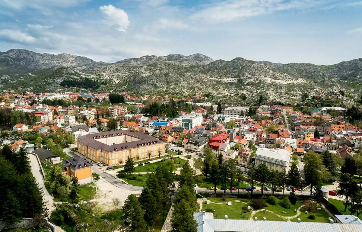 Čierna Hora v septembri: Počasie v polovici a koncom septembra, odpočinok v mestách Budva, Tivat a ďalšie, recenzie 20607_54