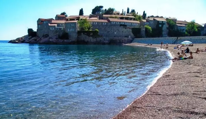 Buda Beach (62 fotiek): Najlepšie pláže Budva, funkcie návštevy platených a bezplatných zón v Čiernej Hore. Kde na mape nájdete slovanskú pláž? Turistické recenzie 20610_12