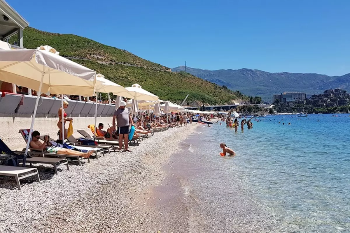 Buda paplūdimys (62 nuotraukos): geriausi Budva paplūdimiai, mokamų ir nemokamų zonų apsilankymo bangos Juodkalnijoje. Kur žemėlapyje yra slavų paplūdimys? Turizmo apžvalgos 20610_2