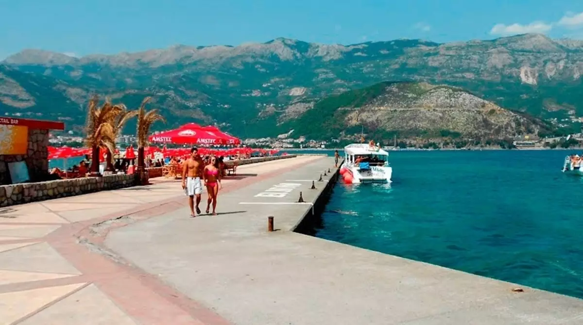 Buda Beach (62 argazki): Budvako hondartza onenak, Montenegroko ordaindutako eta doako guneak bisitatzeko ezaugarriak. Non mapan aurkitu hondartza eslavikoa? Iritzi turistikoak 20610_27
