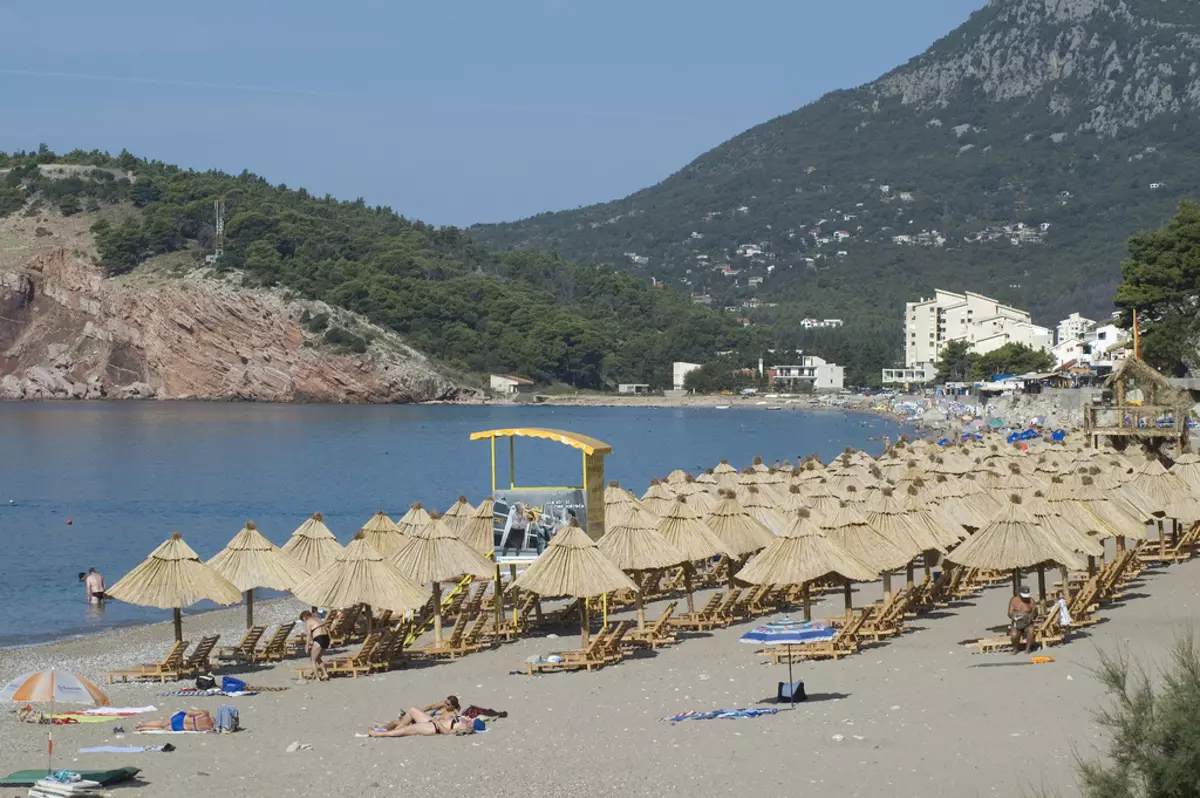 Buda Beach (62 fotografií): Nejlepší pláže Budva, vlastnosti návštěvy placených a volných zón v Černé Hoře. Kde na mapě najdete slovanskou pláž? Turistické recenze 20610_4