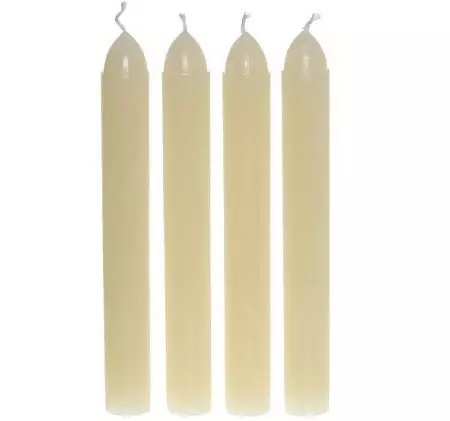 Parafinske sveče (30 fotografij): Tališče in druge lastnosti. Kako narediti svoje roke doma belega nakupovalnih sveč? Kateri parafinski uporabi? 20688_9