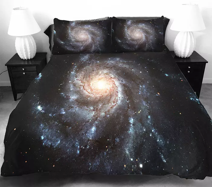 Yatak çarşafları Cosmos: Gezegenlerin ve yıldızların bir modeliyle setlerin gözden geçirilmesi. Nasıl bakılır? 20696_7