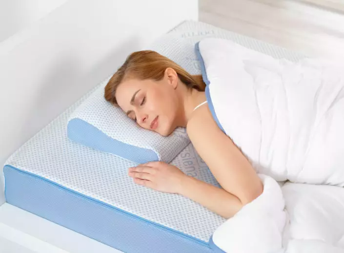 Anatomski jastuk: Kako odlučiti odabrati za spavanje? Ocjenjivati ​​najbolje. Visina i druge veličine, jastuci s memorijom. Što je? Recenzije 20707_31