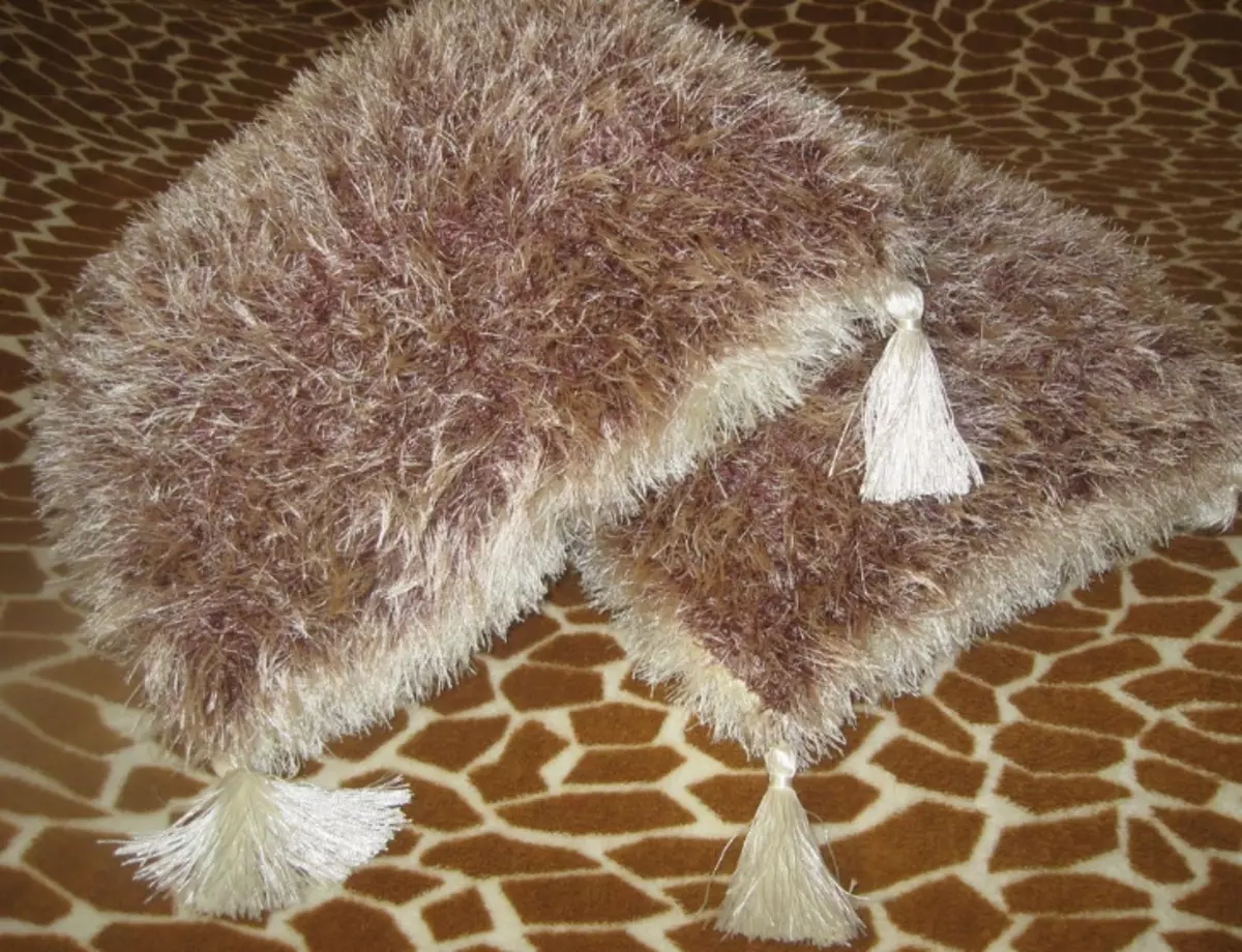 针织枕头（34张）：从毛绒和其他纱线，装饰枕头以牛的形式，新年的枕头以明星和其他人的形式 20717_24
