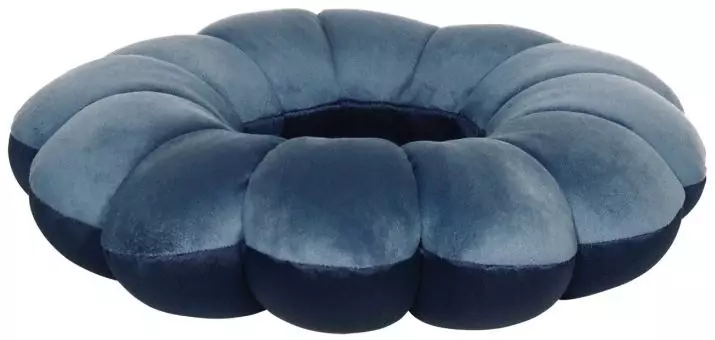 Silicone pillows: What is siliconized fiber? Pillows for sleep and for seating. Pros and cons of pillows with fillers-balls 20723_25