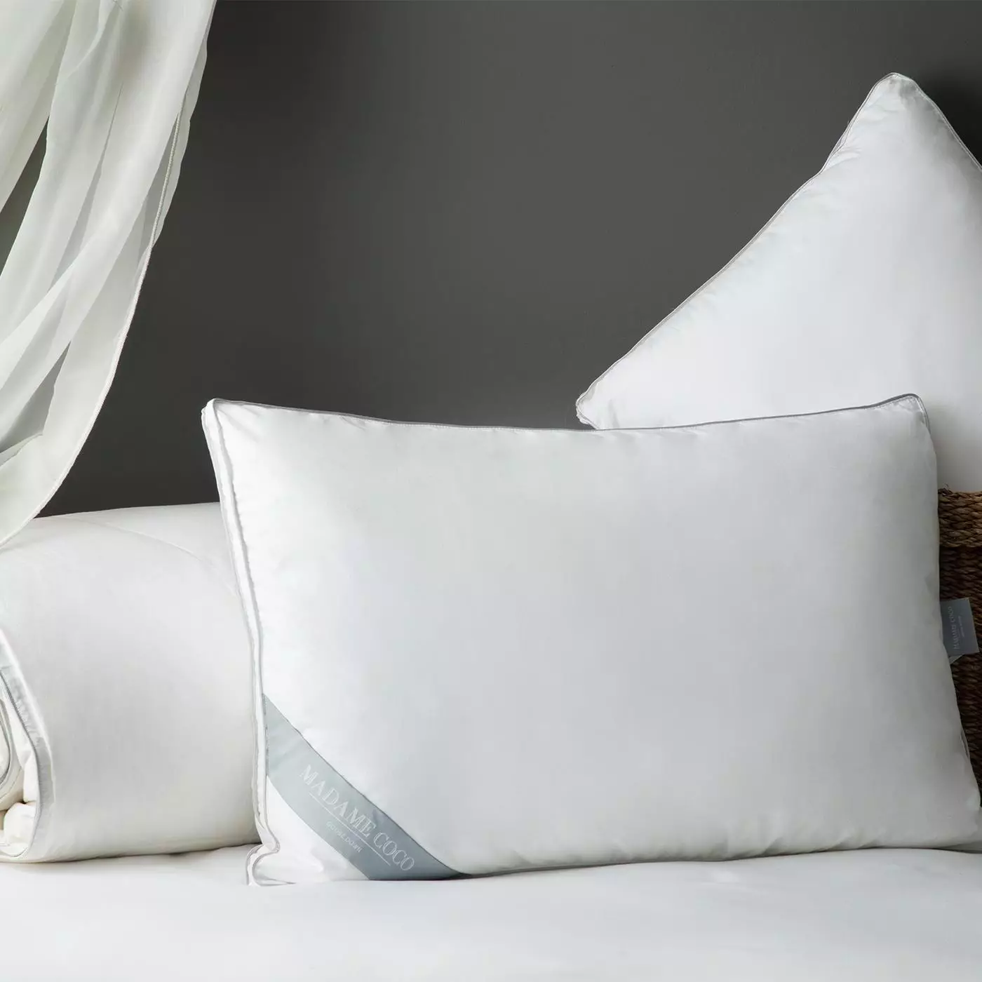 Almohadas de silicona: ¿Qué es la fibra siliconizada? Almohadas para dormir y para asientos. Pros y contras de almohadas con pelotas de rellenos. 20723_6
