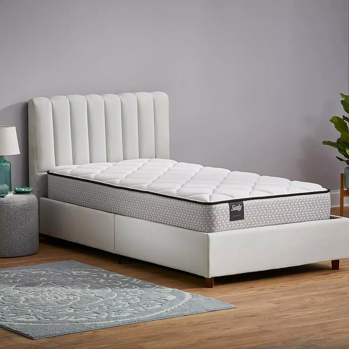 Americké matrace: vysoká a jiná velikost, technologie výroby matrace na posteli, nejlepší výrobci 20775_7