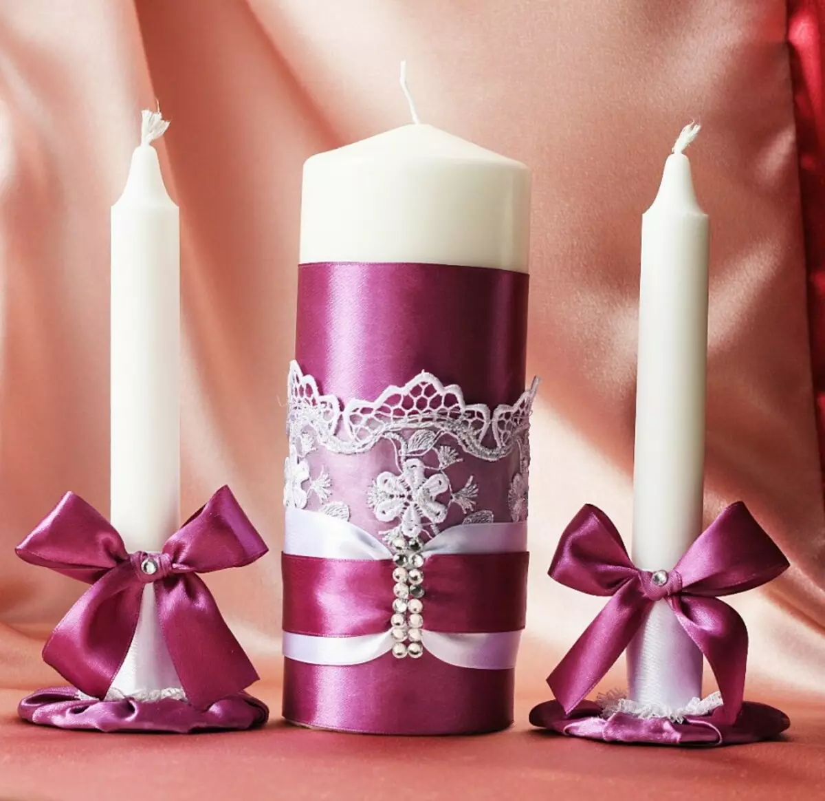 Kerzen Dekor: Dekoration von Kerzen mit den eigenen Händen mit getrockneten Sets, Dekoration von Hochzeitskerzen auf einer Meisterklasse, weiße Kerzen in einer Bank und anderen Ideen 20782_21
