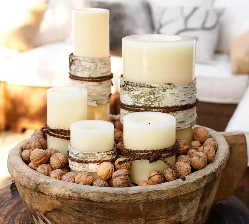 Candle Decor: Danûstendina candles bi destên xwe bi sets, xemilandinên zewacê li ser çîna masterê, şemên spî li bankek û ramanên din 20782_3