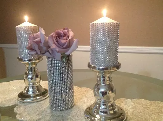 Candle Decor: Danûstendina candles bi destên xwe bi sets, xemilandinên zewacê li ser çîna masterê, şemên spî li bankek û ramanên din 20782_30