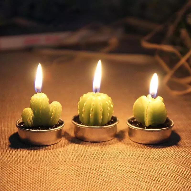 Чай свещи (31 снимки): Видове свещи таблетки, диаметър и размер на свещници. Колко е на път? Как да използвам? 20785_11