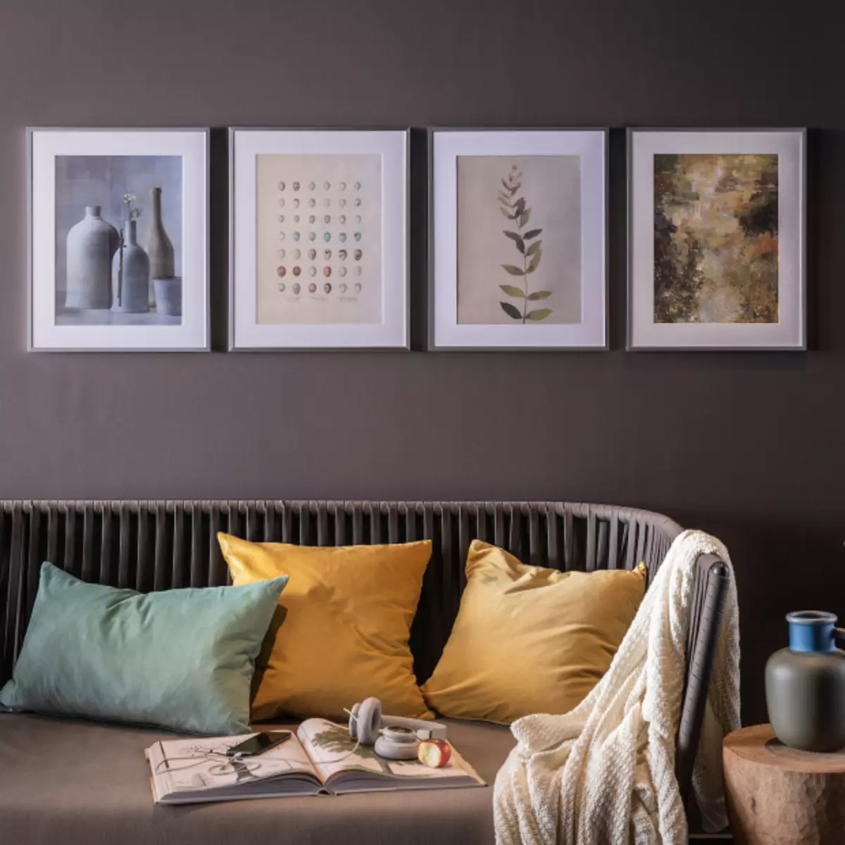 Постери IKEA: огляд постерів для стін і їх вибір для інтер'єру, рамки і тримачі для плакатів, постери 50 на 70 і інших розмірів для кухні та вітальні, чорно-білі і кольорові постери 20793_3