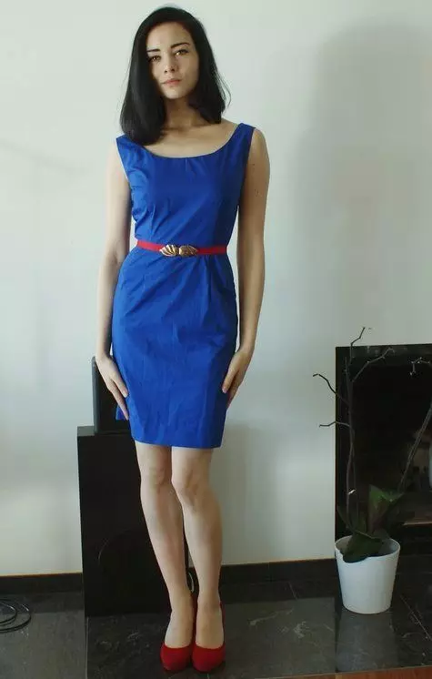 Vestido de vaina azul en cintas