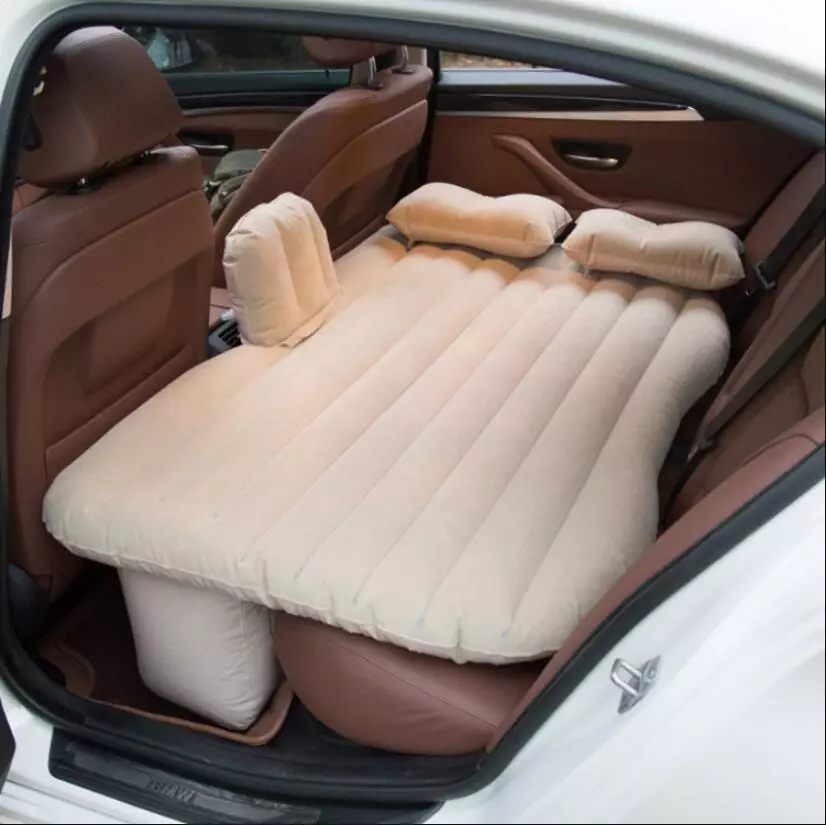 Матраци в машину: моделі на заднє сидіння і в багажник для подорожей, з підігрівом і для дітей, ортопедичні та інші варіанти для сну 20819_2