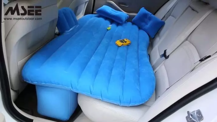 Matrace v autě: modely na zadním sedadle a v kufru pro cestování, vyhřívané a pro děti, ortopedické a další možnosti spánku 20819_8