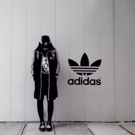 Black Sneakers Adidas (29 fotografij): Priljubljeni modeli 2081_20