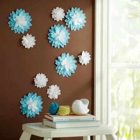 Papieren decoraties voor kamer met eigen handen: Butterfly Decor op de muur en pompen, producten van gegolfd en gekleurd papier, origami en sneeuwvlokken 20826_5