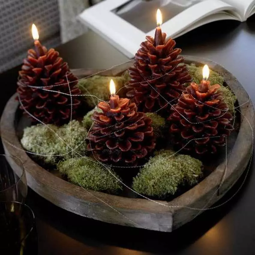 Candlestick ti Cones: Kumaha carana nyieun diri anjeun pikeun Taun Anyar? Kelas Master Langkah-Ado-Adangan Candlestics Natal ti tumpak pinus sareng fir, karajinan desain 20855_2