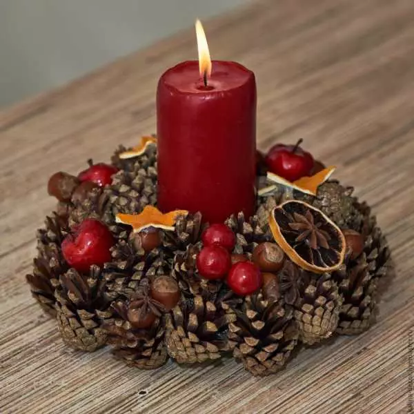 Candlestick dos conos: como facelo para o ano novo? Clases mestras paso a paso de candelabros de Nadal de piñeiros e abeto, artesanía de deseño 20855_45