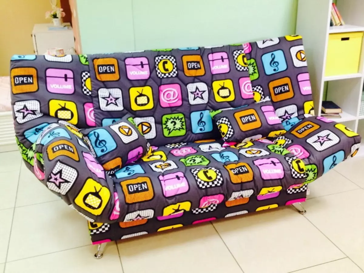 Ghế sofa cho thanh thiếu niên (63 ảnh): Mô hình gấp trong phòng trẻ em có nệm chỉnh hình và đơn giản, đơn và góc, ottoman và đi văng 20873_32