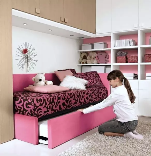 Κοροδοαινικά κρεβάτια (35 φωτογραφίες): Επιλέξτε στα κορίτσια δωμάτιο 7, 10 ετών και άλλη ηλικία, μαλακό, ροζ, με συρτάρια και άλλα καναπέδες κρεβάτια 20874_15